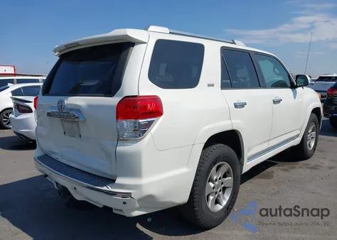 2010 Toyota 4Runner Sr5 V6 z USA, uszkodzony, nr VIN JTEZU5JR0A5008959